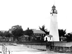 Исторический маяк Форт Гратиот - Port Huron Michigan.jpg
