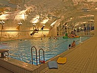 A piscina subterrânea Grottebadet