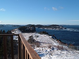 Zicht op Burnt Island, net ten noorden van Cull Island, vanop West Bear Cove Lookout (2006)