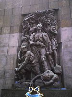 האנדרטה לזכר מרד גטו ורשה
