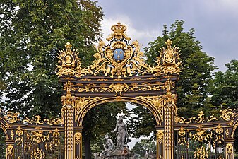 Gard de fontă aurită din Place Stanislas din Nancy (Franța), de Jean Lamour (1750–1758)