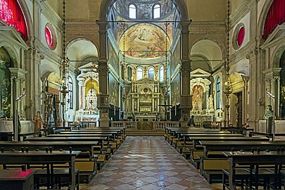 Vue de l'intérieur de l'église