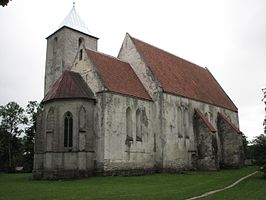 De middeleeuwse kerk van Valjala