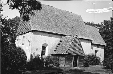 Vederslövs gamla kyrka före restaureringen.