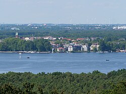 Näkymä järvelle Müggelbergen kukkuloilta.