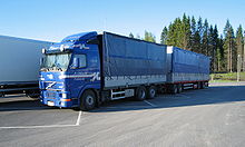 220px-Volvo_FH12_täysperävaunuyhdistelmä.jpg