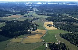 Flygfoto över Åloppe från 1995.