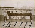 Drapeau du Hanovre 96 fièrement présenté à l'intérieur du stade en 1905