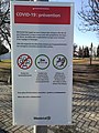 Affiche placardée à Montréal illustrant les consignes à respecter (COVID-19)