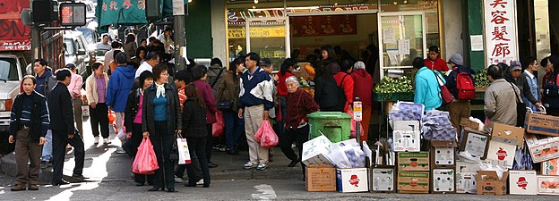 People shopping at the corner of Stockton and Jackson (2007)