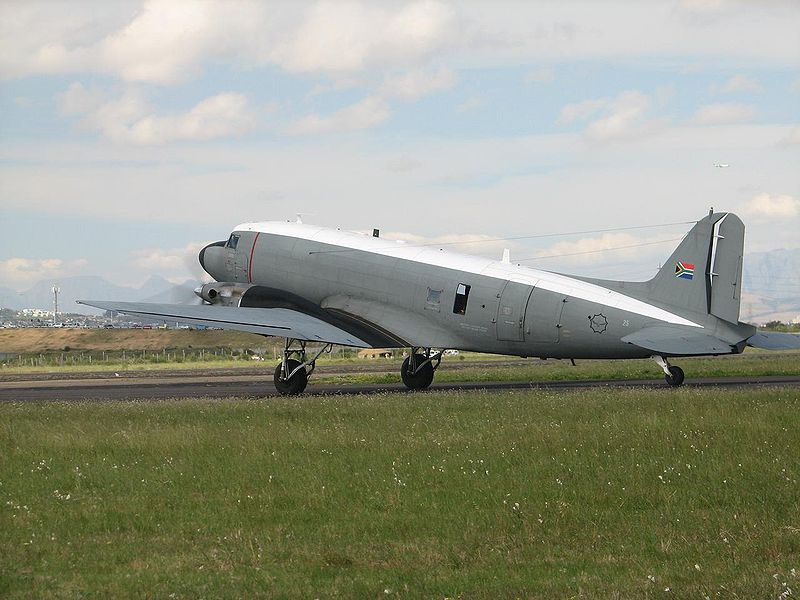 File:Dakota C-47 at Ysterplaat Airshow, Cape Town.jpg