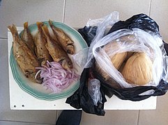 Kenkey au poisson frit.