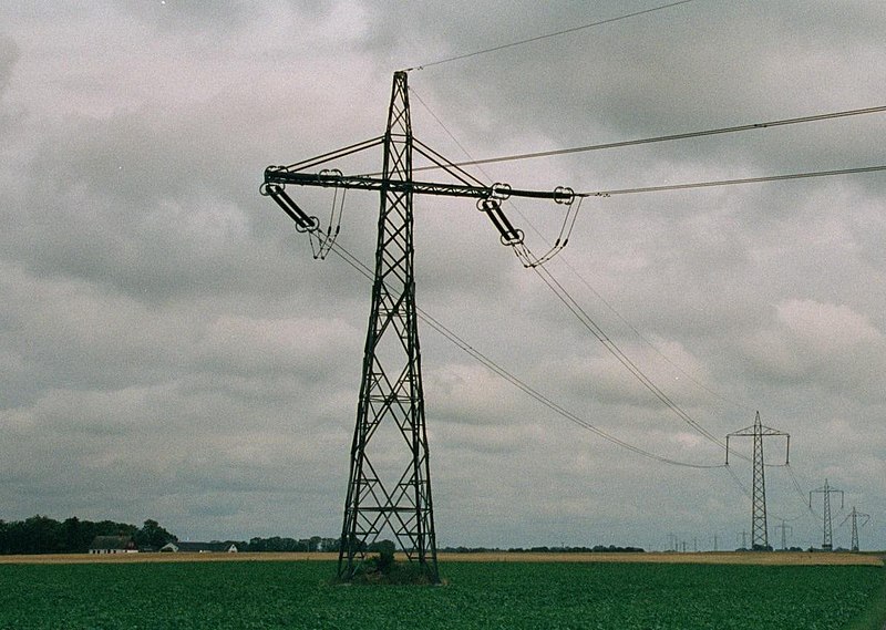 800px-HVDCPylons.jpg