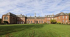 Hartlebury Castle from the front.JPG