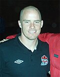 Miniatura para Iain Hume