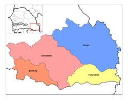 Kédougou-région, dividita en 3 departamentojn