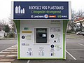 Automat do skupu butelek plastikowych w Quéven we Francji.