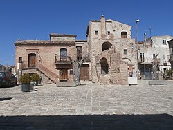 La piazza di Aliano