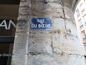 Voir la plaque.