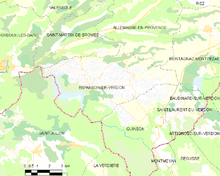 Carte élémentaire montrant les limites de la commune, les communes voisines, les zones de végétation et les routes