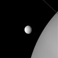 Tétis próximo de Saturno (11 de Abril de 2015).