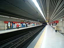 Picoas station (Yellow Line). PicoasMetroLx2.JPG