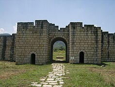 Реконструкция крепостных ворот в Преславе