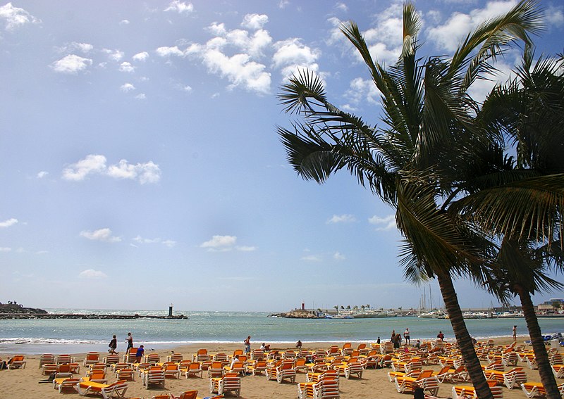 File:Puerto rico playa gran canaria.jpg