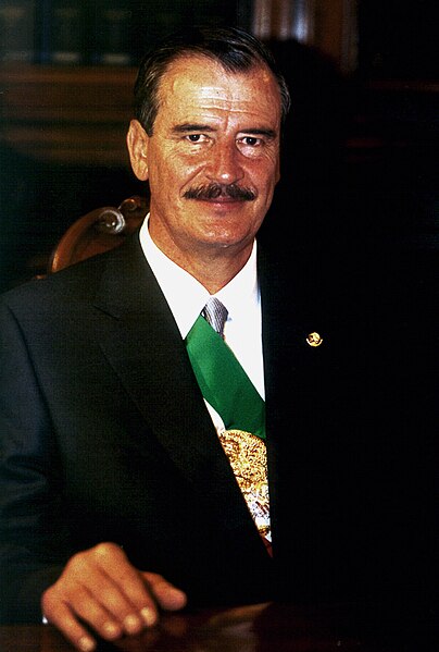 קובץ:Vicente Fox Official Photo 2000.jpg