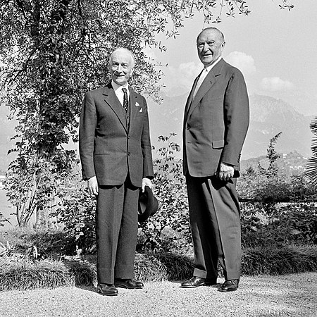 1959年8月22日於卡代納比亞合照的時任意大利總理安東尼奧·塞尼與西德總理康拉德·艾德諾。