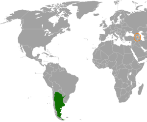 Mapa indicando localização da Argentina e da Armênia.