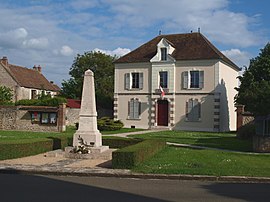 The town hall in Bransles