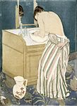 La Toilette från 1891–1892 visar att Cassatt tog starka intryck av japanska träsnitt (Brooklyn Museum).