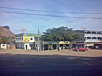 Winkelcentrum aan de BR-381 bij Naque