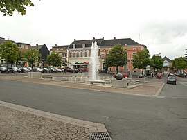 Hautmont fontaine.JPG