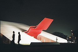 Auditório Ibirapuera à noite.