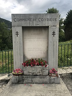 Monument aux morts de Coyrière installé dans le cimetière de Villard-Saint-Sauveur.