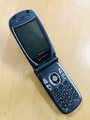 世界初のメガピクセルカメラ付き携帯電話のJ-PHONEの J-SH53（シャープ、2003年）