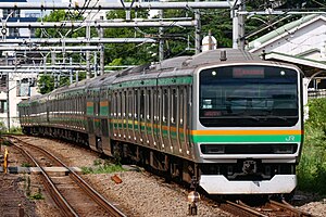 湘南新宿ライン（山手貨物線）を走行するE231系（2022年8月 新宿駅 - 渋谷駅間）