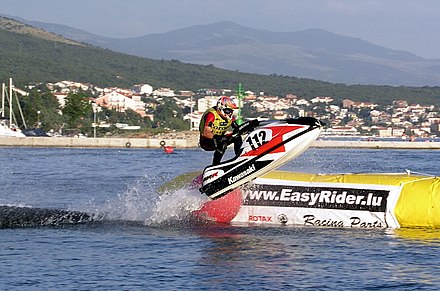 440px-Jetski6_f.jpg