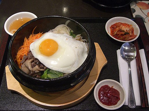 Korean.cuisine-Bibimbap-01