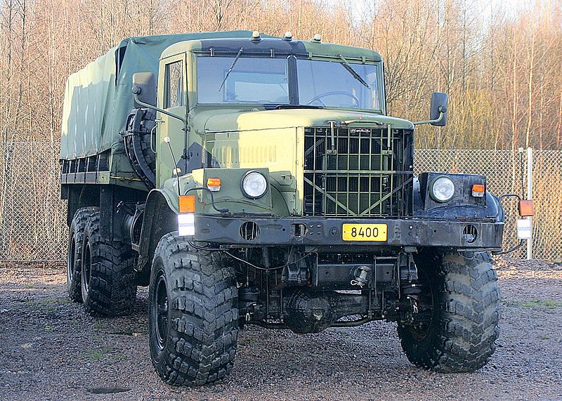 800px-KrAZ_255.JPG