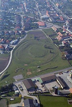 Das „Gschlössl“ – Wall-Graben-System der ehemaligen Wehranlage