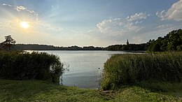 Lentvario ežeras ir dvaras