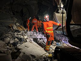 Équipe de recherche et secours britannique (UK-ISAR) à Hatay.