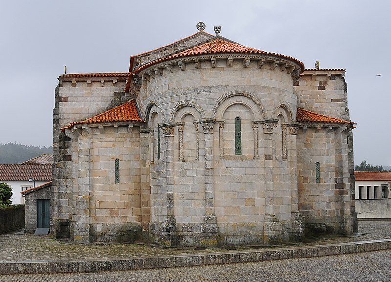 Ficheiro:Sao Pedro de Rates Church.jpg