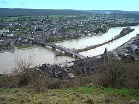 Pogled na Vireux-Molhain na rijeci Meuse