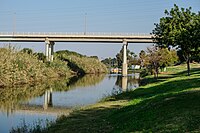 פארק לכיש אשדוד – מבט לצפון-מזרח במעלה הנחל