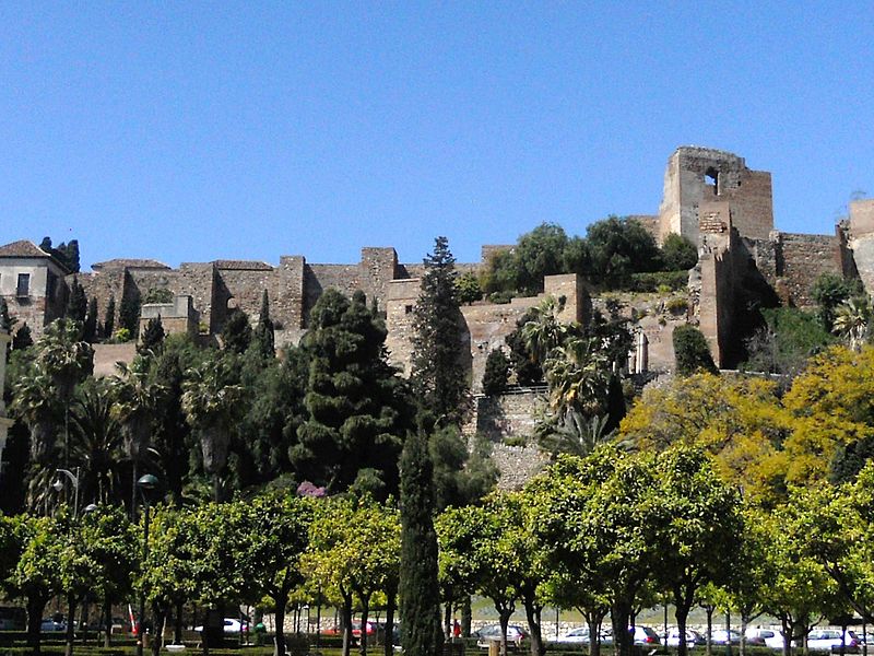 Plik:Alcazaba de Málaga, desde el paruqe.JPG