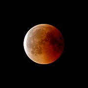 Lune rouge quelques minutes après la totalité vue de Berlin à 21:18 UTC.